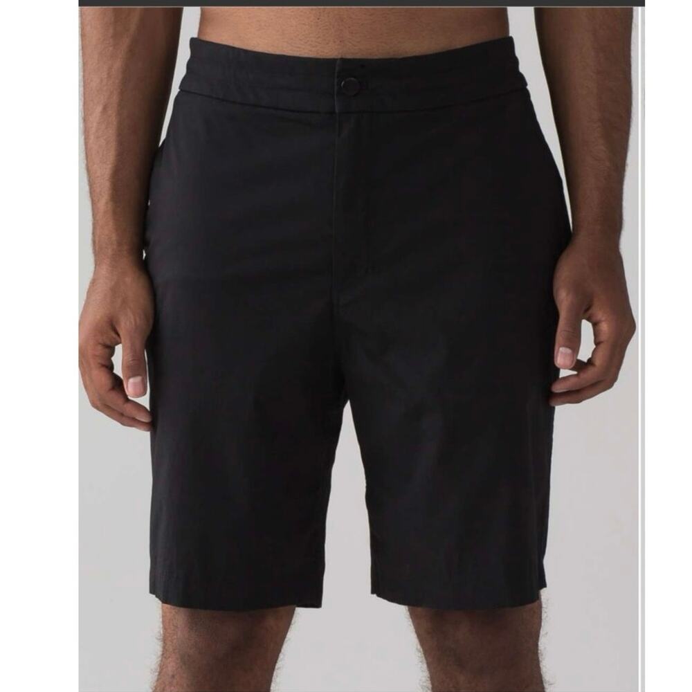 Lululemon‎ Carry On Short Black Stretch Fabric Drawstring Zip Pocket Size 32